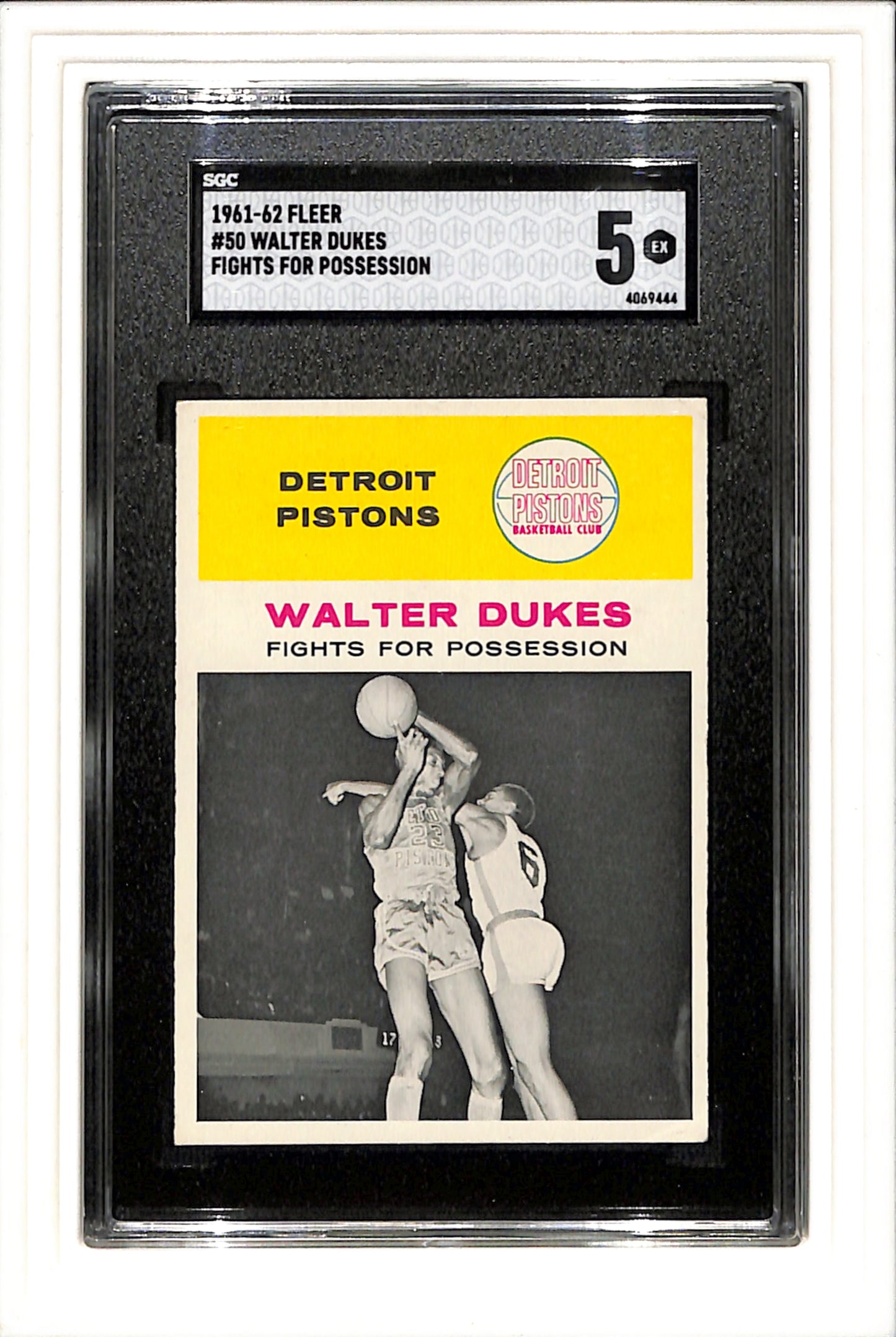 1961-62 Fleer #50 Walter Dukes SGC 5 SN 4069444