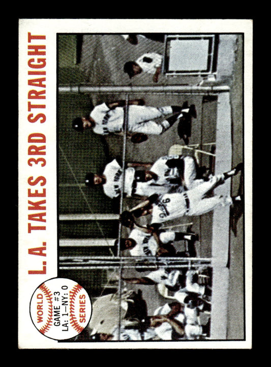 1964 Topps #138 World Series Game #3 - L.A. Takes 3rd Straight EX HOF-10005905