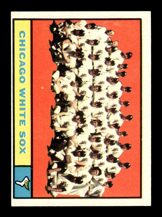 1961 Topps #7 Chicago White Sox Chicago White Sox EXMT KC10008335