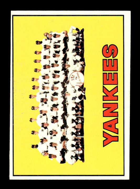 1967 Topps #131 New York Yankees PACK FRESH HOF10010218