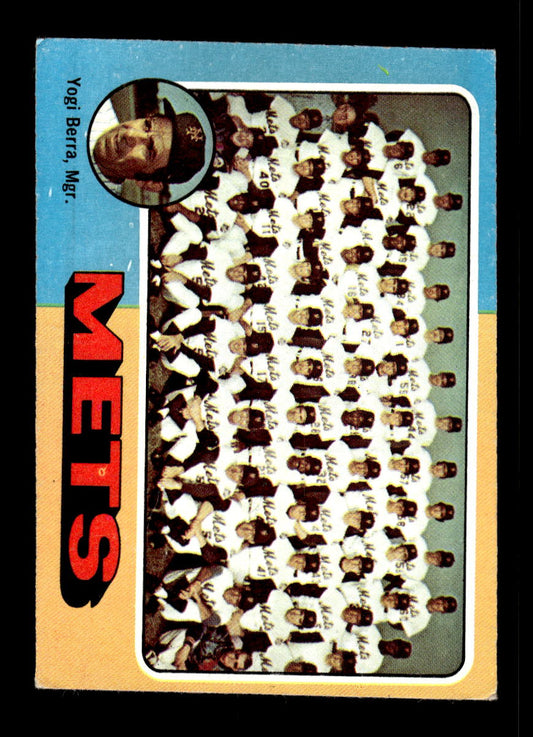 1975 Topps #421 New York Mets / Yogi Berra New York Mets VG 10011862