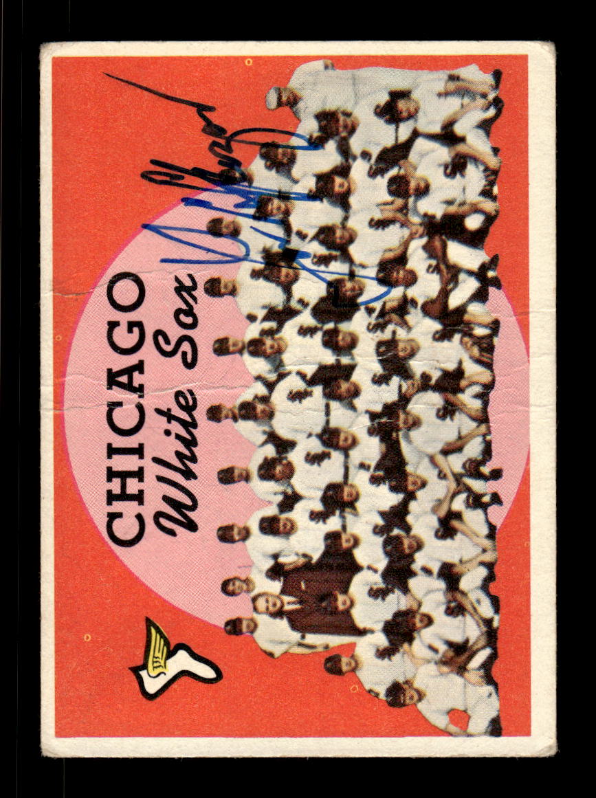 1959 Topps #94 White Sox Team Card  SIGNED ON CARD CS26017625