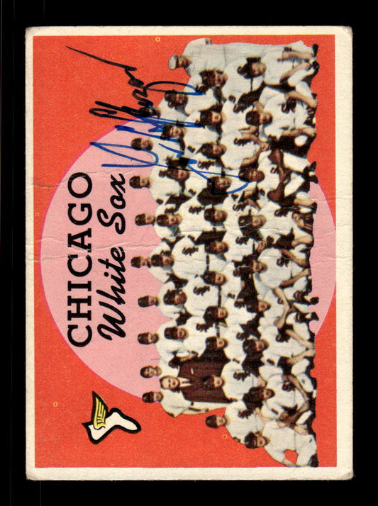 1959 Topps #94 White Sox Team Card  SIGNED ON CARD CS26017625