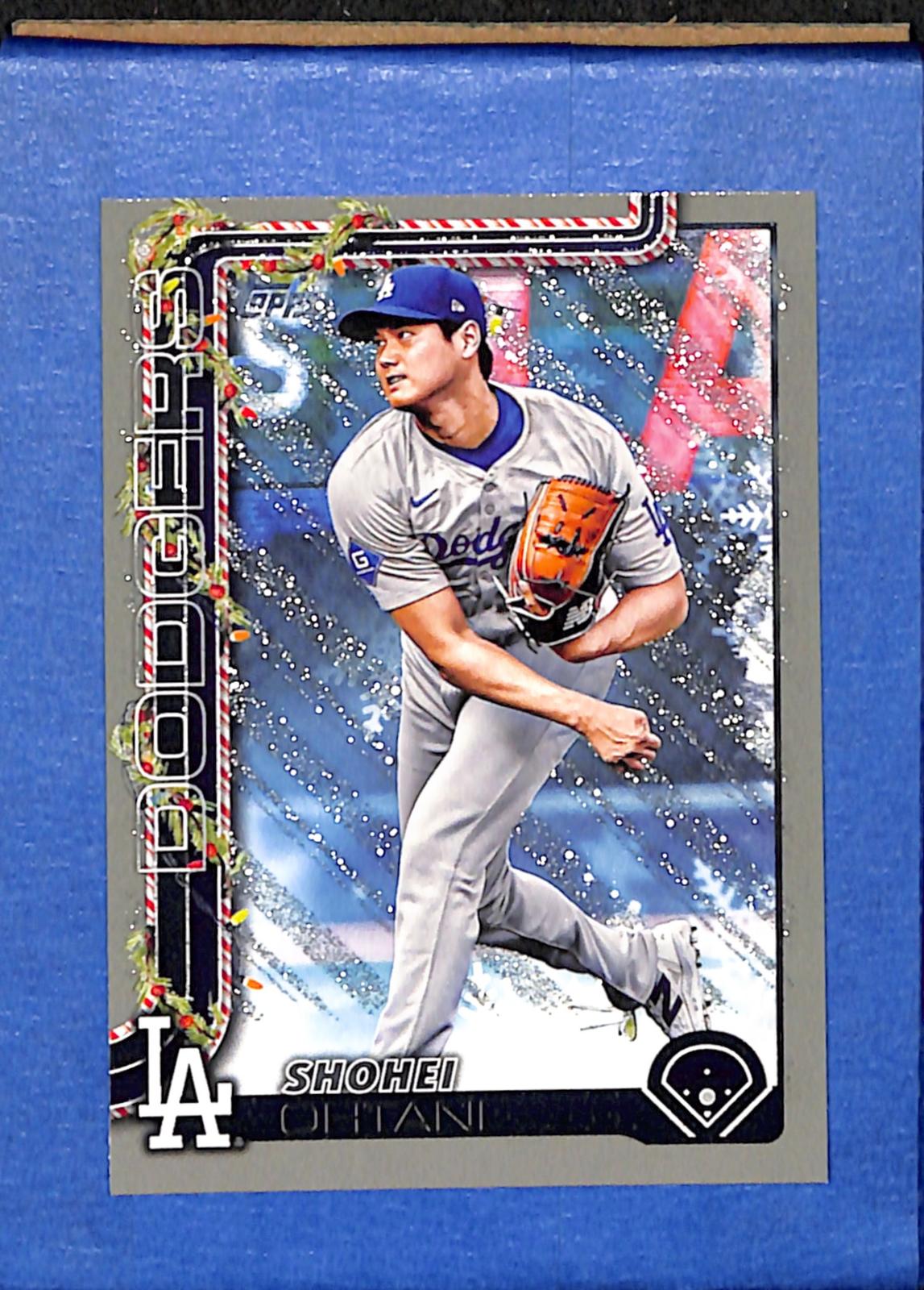 2025 Topps Holiday #H1 Shohei Ohtani Dodgers NMT CS26018675