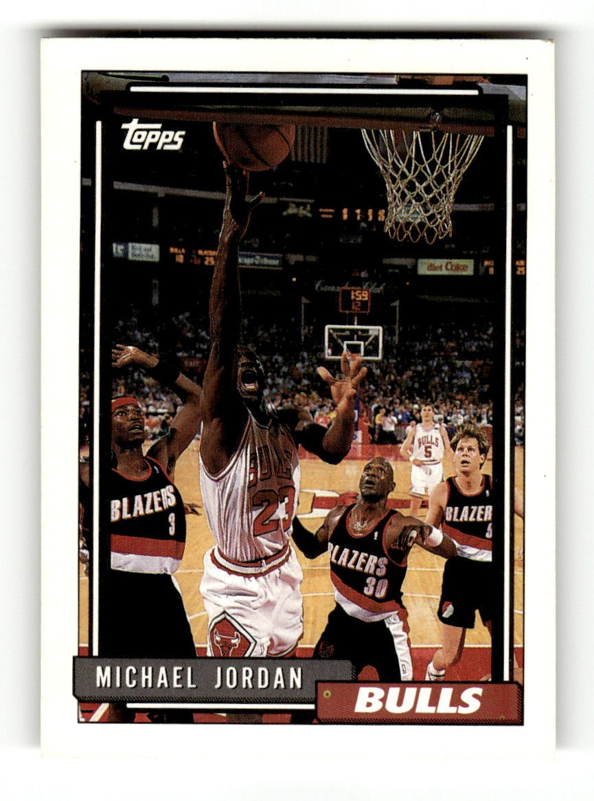 1992-93 Topps #141 Michael Jordan Bulls EXMT CS26019156