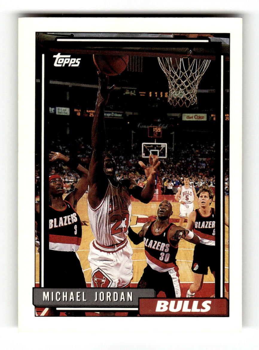 1992-93 Topps #141 Michael Jordan Bulls EXMT CS26019158