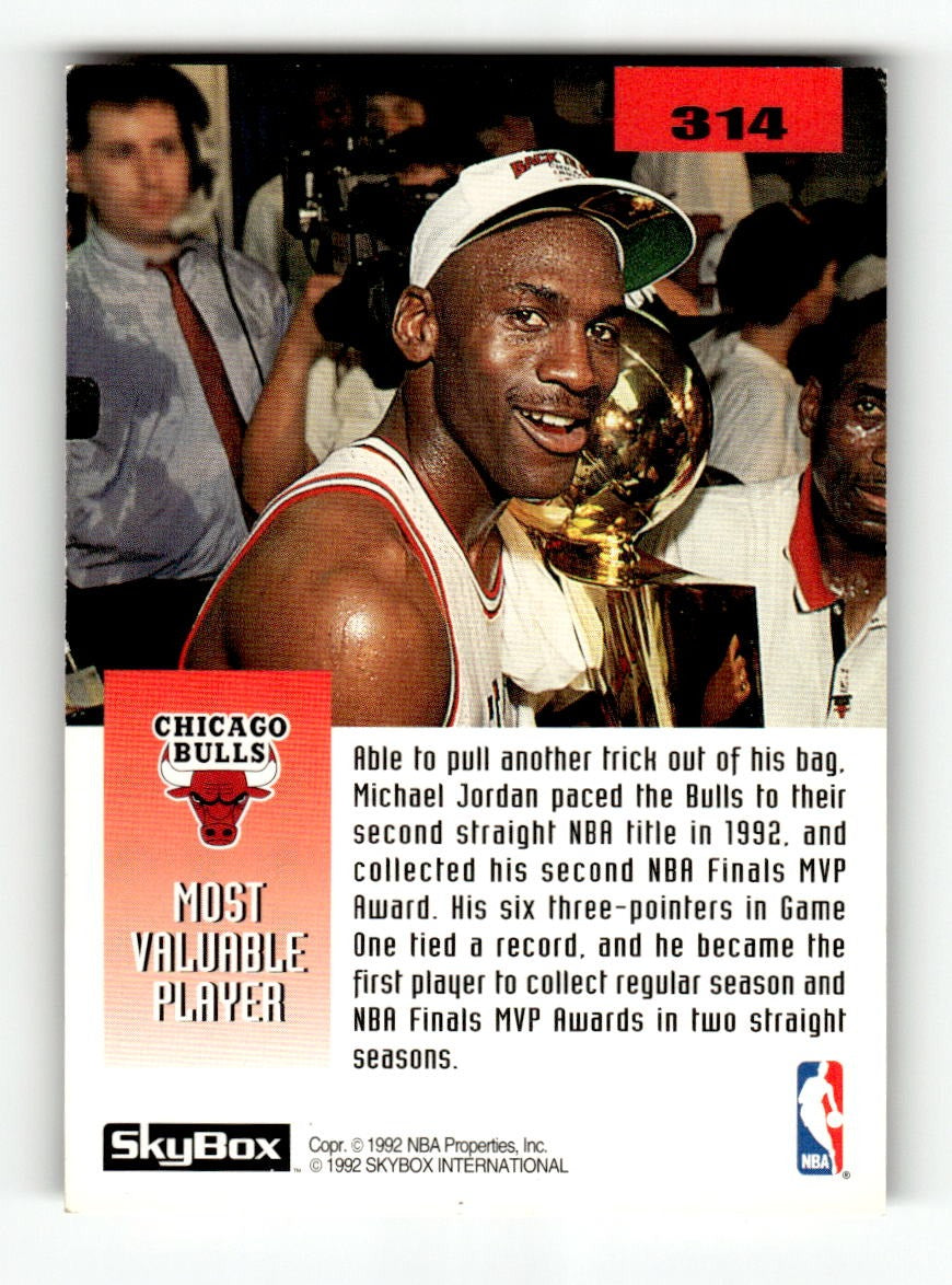 1992-93 SkyBox #314 The 1992 NBA Finals Bulls EXMT CS26019180