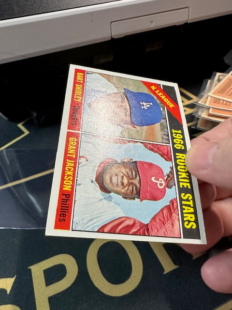 1966 Topps #591 NL 1966 Rookie Stars Shirley Jackson EXMT - HI# HOF-10006003