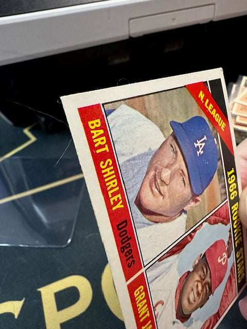 1966 Topps #591 NL 1966 Rookie Stars Shirley Jackson EXMT - HI# HOF-10006003